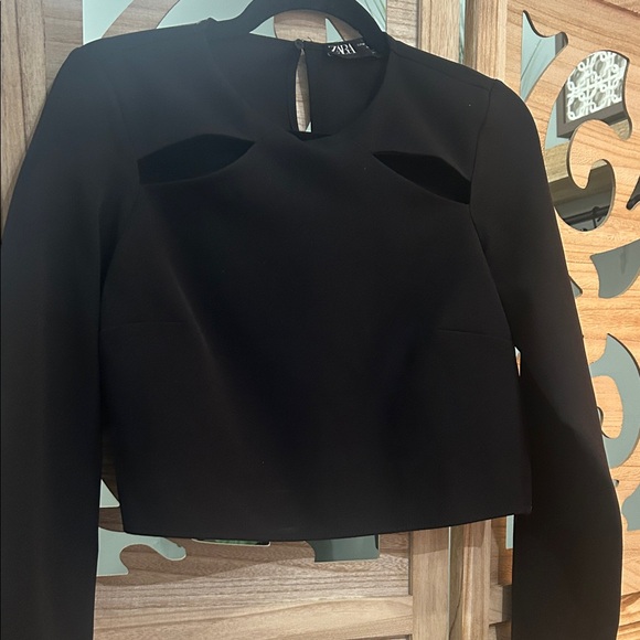 Zara Elegant Black Crop Top - Picture 2 of 4